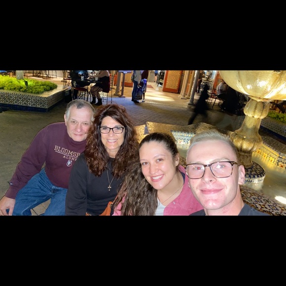 Meet your Posher, Christina - Picture 5 of 5